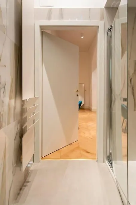 La Scala Suite-Luxury Apartment Milano 0*,
